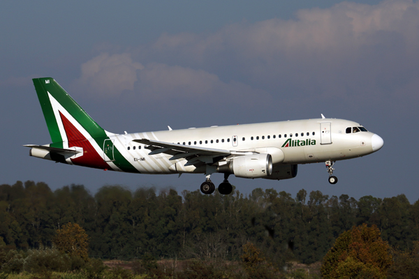 ALITALIA AIRBUS A319 FCO RF 5K5A0719.jpg