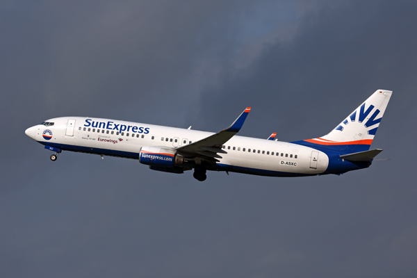 SUN EXPRESS BOEING 737 800 DUS RF 5K5A2572.jpg