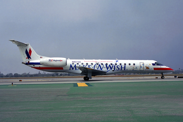 AMERICAN EAGLE EMBRAER 135 LAX RF 1751 14.jpg