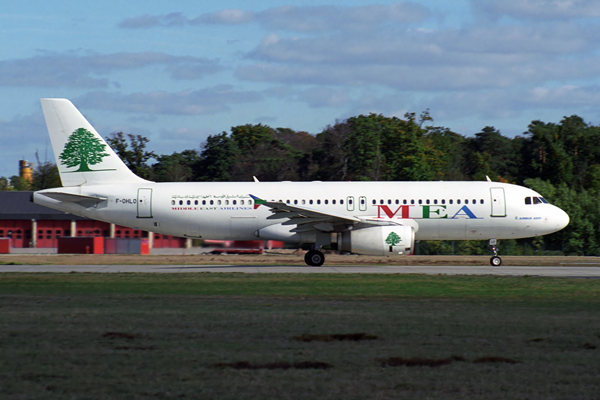 MEA AIRBUS A320 FRA RF 1764 20.jpg