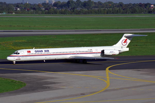 ONUR AIR MD88 DUS RF 1771 4.jpg