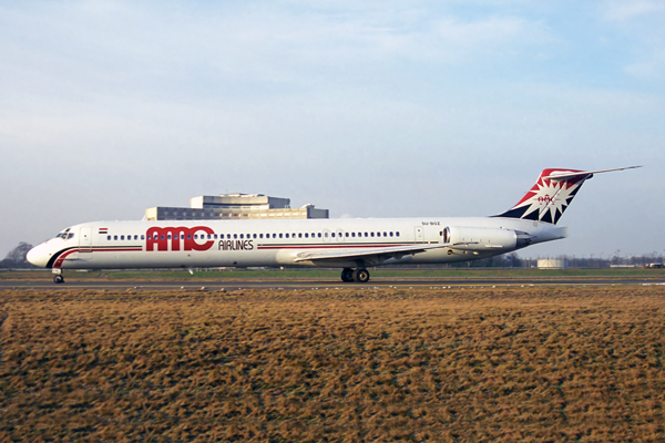 AMC AIRLINES MD80 CDG RF 1803 25.jpg