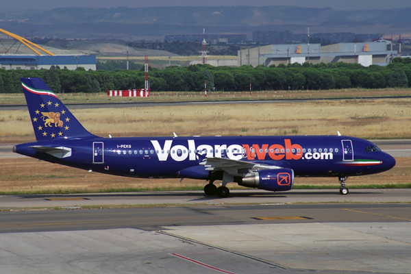 VOLARE AIRBUS A320 MAD RF 1849 16.jpg