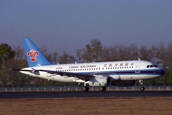 CHINA SOUTHERN AIRBUS A319 BJS RF 1897 6.jpg