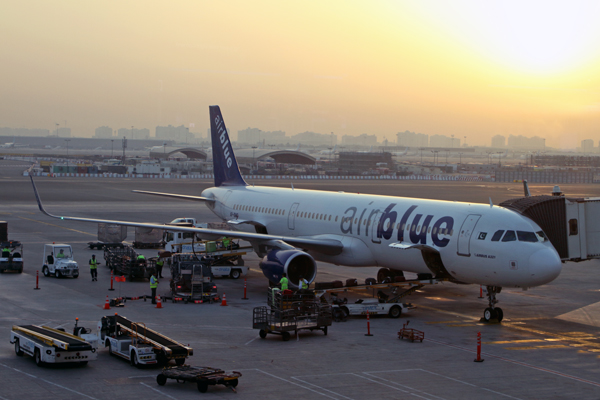 AIR_BLUE_AIRBUS_A321_DXB_RF_IMG_8458.jpg