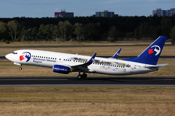 TRAVEL_SERVICE_BOEING_737_800_TXL_RF_5K5A3939.jpg