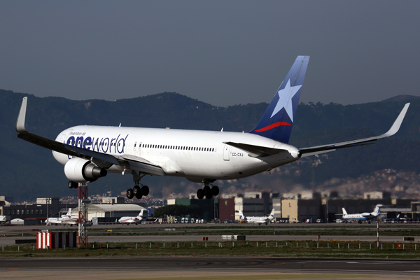 LAN_BOEING_767_300_BCN_RF_5K5A7382.jpg