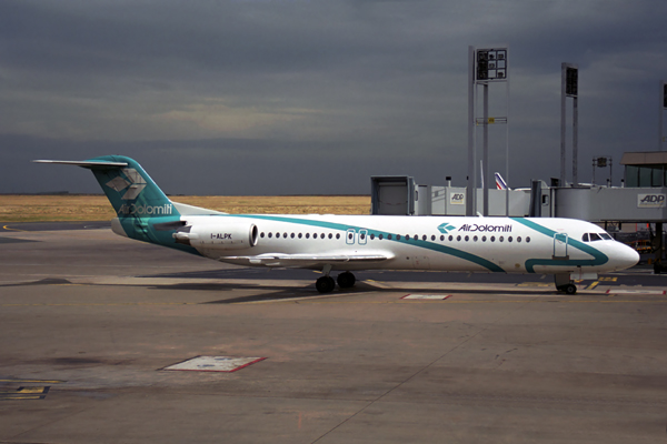 AIR_DOLOMITI_FOKKER_100_CDG_RF_1407_6.jpg