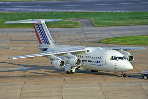 AIR_FRANCE_BAE_146_200_LHR_RF_1534_31.jpg