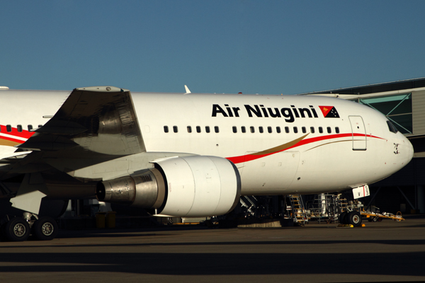 AIR_NIUGINI_BOEING_767_300_BNE_RF_IMG_9383.jpg