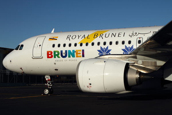 ROYAL_BRUNEI_AIRBUS_A320_NEO_BNE_RF_IMG_9390.jpg
