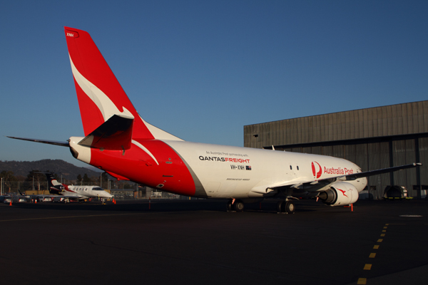 QANTAS_FREIGHT_AUSTRALIA_POST_BOEING_737_400F_HBA_RF_IMG_9478.jpg