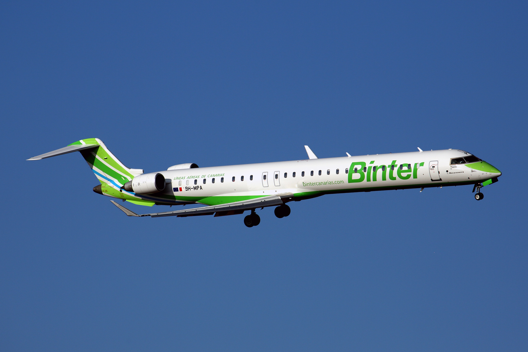 BINTER_CANARIAS_CANADAIR_CRJ_1000_LPA_RF_5K5A3398.jpg