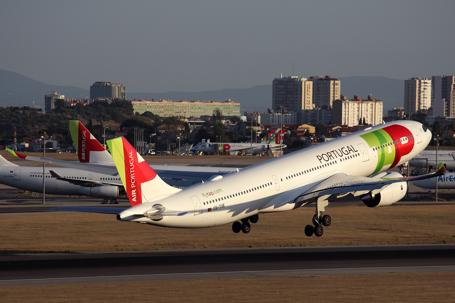 TAP_AIR_PORTUGAL_AIRBUS_A330_900_NEO_LIS_RF_5K5A2954.jpg