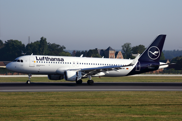 LUFTHANSA_AIRBUS_A320_BRU_RF_5K5A0019.jpg