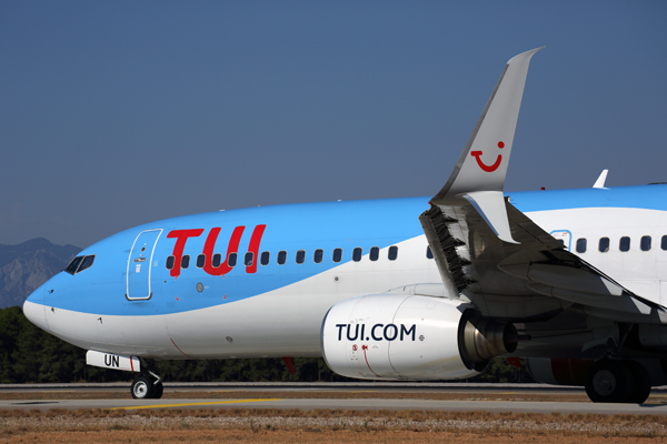 TUI_BOEING_737_800_AYT_RF.jpg