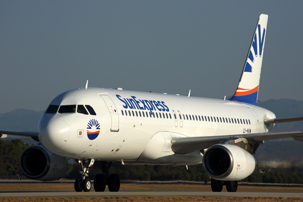 SUN_EXPRESS_AIRBUS_A320_AYT_RF_5K5A0584.jpg