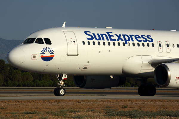 SUN_EXPRESS_AIRBUS_A320_AYT_RF_5K5A0587.jpg