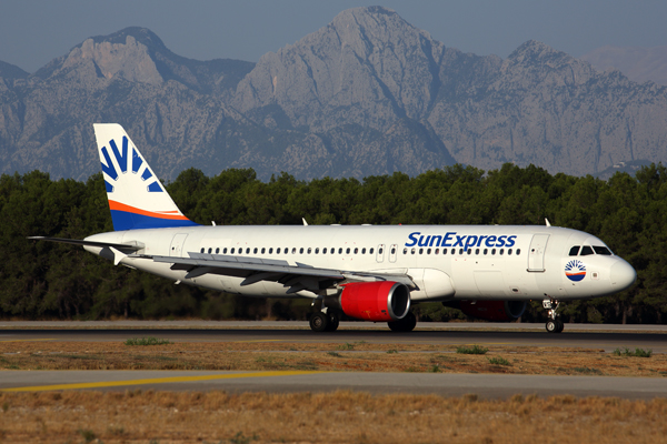 SUN_EXPRESS_AIRBUS_A320_AYT_RF_5K5A0596.jpg