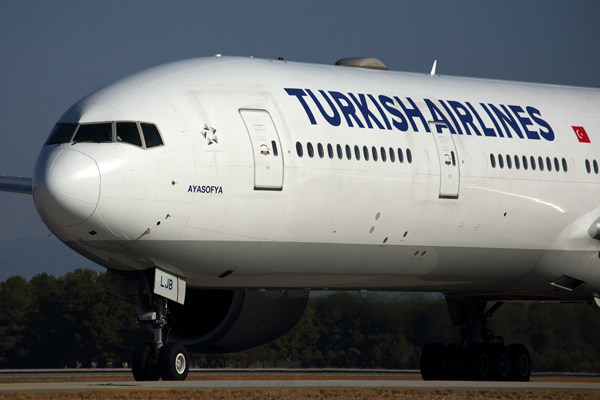 TURKISH_AIRLINES_BOEING_777_300ER_AYT_RF_5K5A0994.jpg