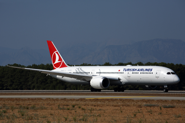 TURKISH_AIRLINES_BOEING_787_9_AYT_RF_5K5A1444.jpg