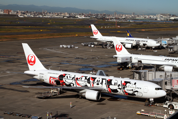 JAPAN_AIRLINES_AIRCRAFT_HND_RF_IMG_0058.jpg