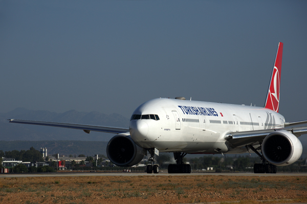 TURKISH_AIRLINES_BOEING_777_300ER_AYT_RF_5K5A0992.jpg