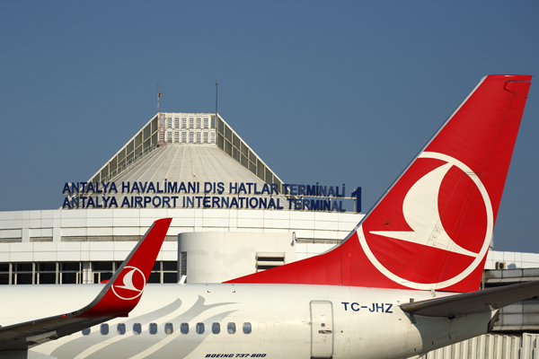 TURKISH_AIRLINES_BOEING_737_800_AYT_RF_5K5A1181.jpg
