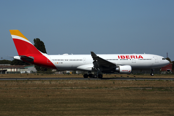 IBERIA_AIRBUS_A330_200_ORY_RF_5K5A3825.jpg