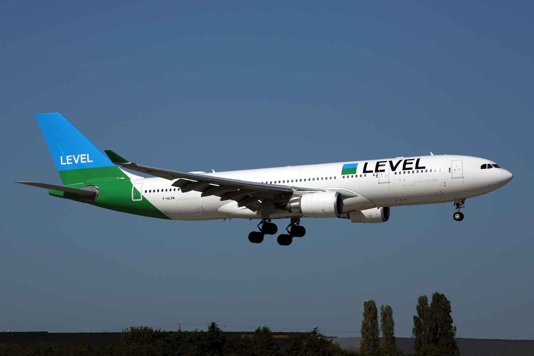 LEVEL_AIRBUS_A330_200_ORY_RF_5K5A4070.jpg
