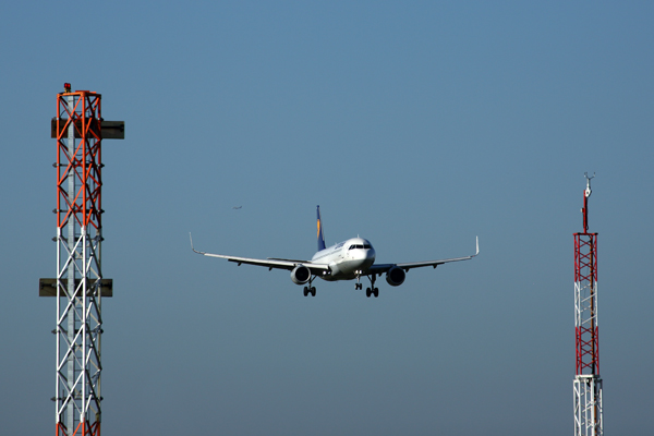 LUFTHANSA_AIRBUS_A320_NEO_MAN_RF_5K5A4204.jpg