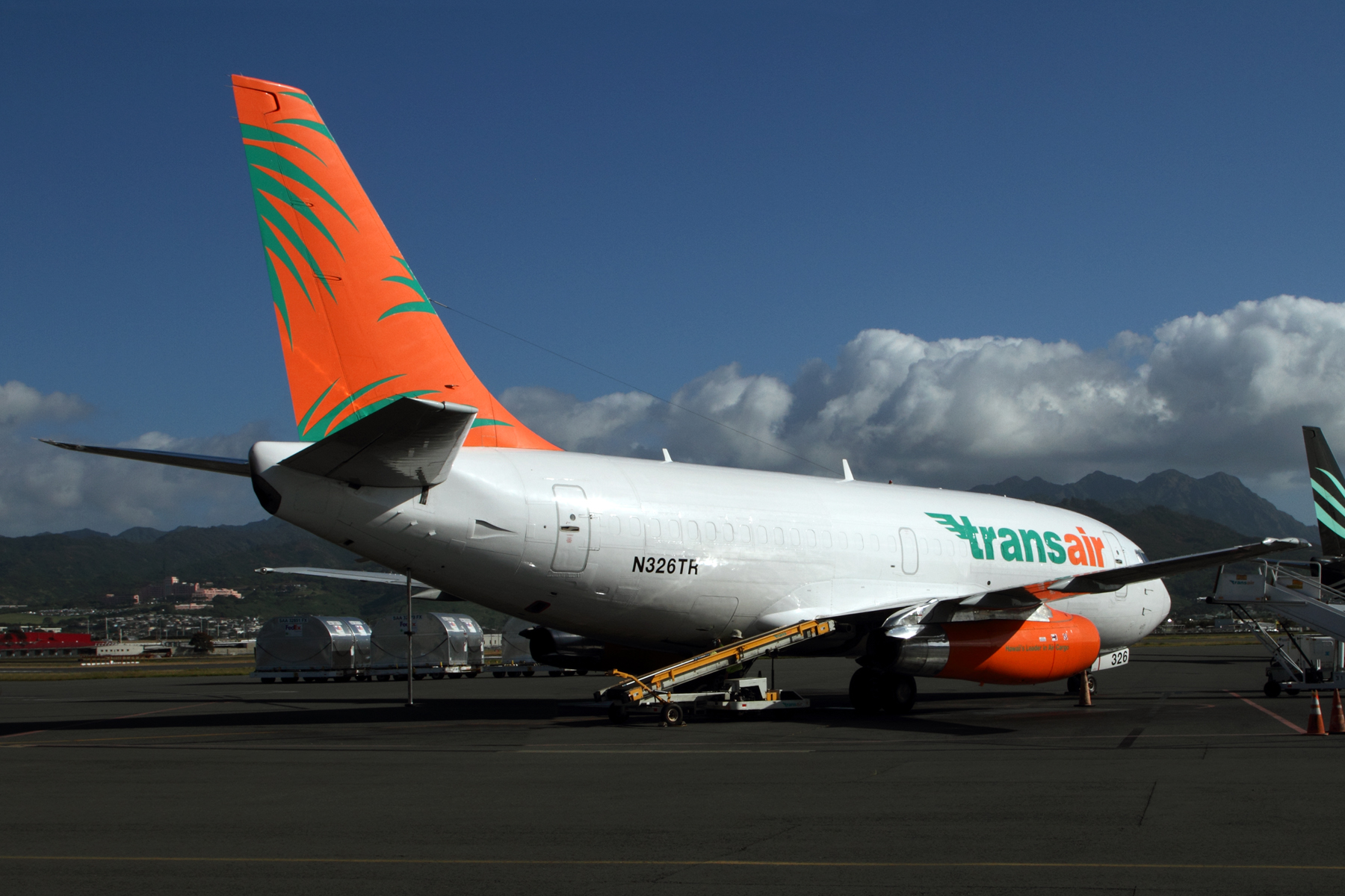 TRANSAIR_BOEING_737_200F_HNL_RF_IMG_0119.jpg