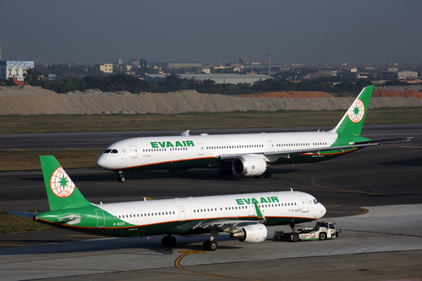 EVA_AIR_AIRCRAFT_TPE_RF_5K5A4603.jpg