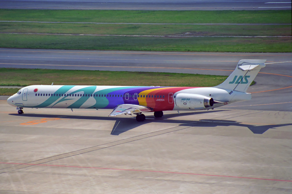 JAPAN_AIR_SYSTEM_MD90_HND_RF_1023_25.jpg