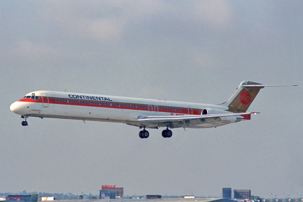 CONTINENTAL MD83 LAX RF 204 19.jpg