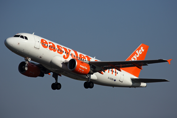 EASYJET AIRBUS A319 AMS RF 5K5A0233.jpg