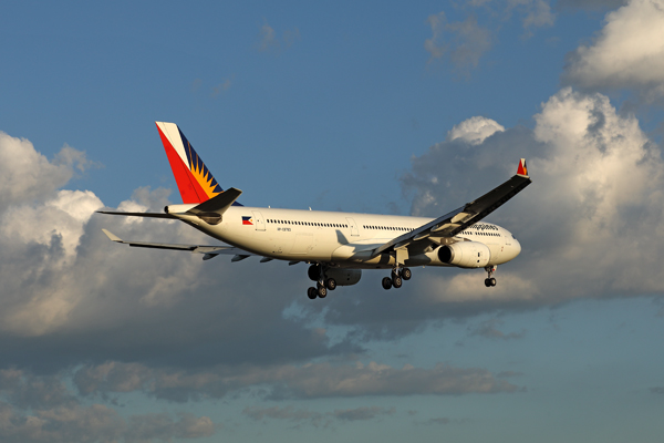 PHILIPPINES AIRBUS A330 300 MEL RF 002A6684.jpg