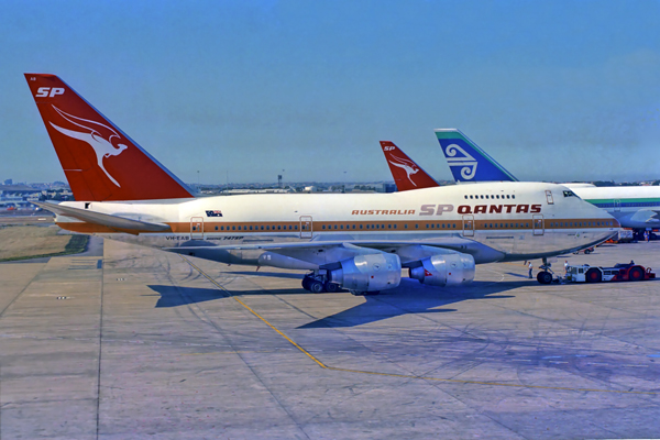 QANTAS BOEING 747SP SYD RF 072 36A.jpg