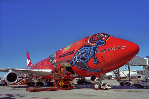 QANTAS BOEING 747 400ER SYD RF 1760 1.jpg