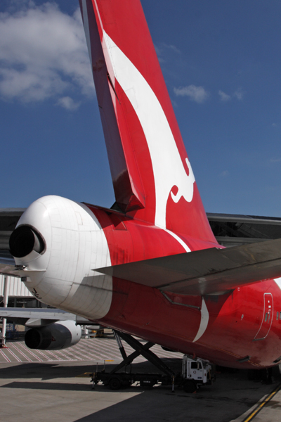 QANTAS BOEING 747 400 SYD RF IMG_2002.jpg