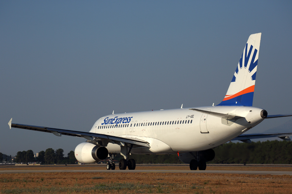 SUN EXPRESS AIRBUS A320 AYT RF 5K5A0925.jpg