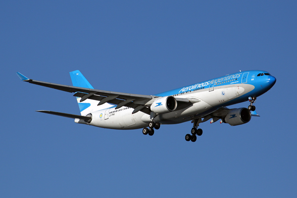 AEROLINEAS ARGENTINAS AIRBUS A330 200 JFK RF 5K5A9546.jpg