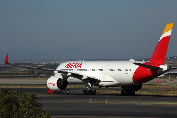 IBERIA AIRBUS A350 900 MAD RF 5K5A0004.jpg