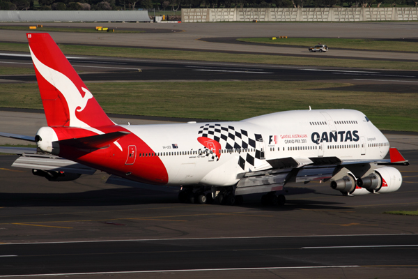 QANTAS BOEING 747 400 SYD RF IMG_9805.jpg