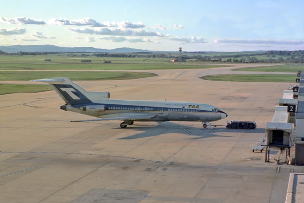 TAA BOEING 727 100 MEL RF 024 9A.jpg