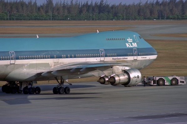 KLM BOEING 747 200 SIN RF 066 25.jpg