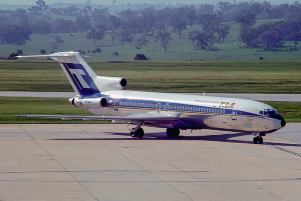 TAA BOEING 727 200 MEL RF 033 10.jpg