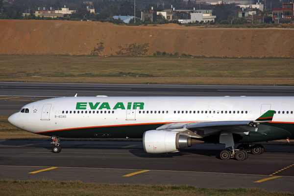 EVA AIR AIRBUS A330 300 TPE RF 5K5A4541.jpg
