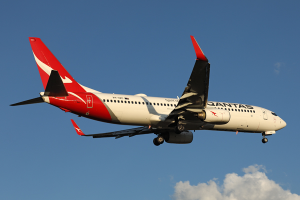 QANTAS BOEING 737 800 MEL RF 002A6689.jpg