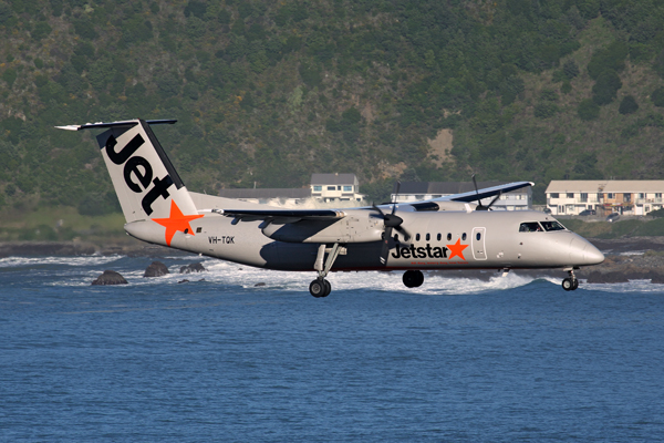 JETSTAR DASH 8 300 WLG RF 5K5A9075.jpg